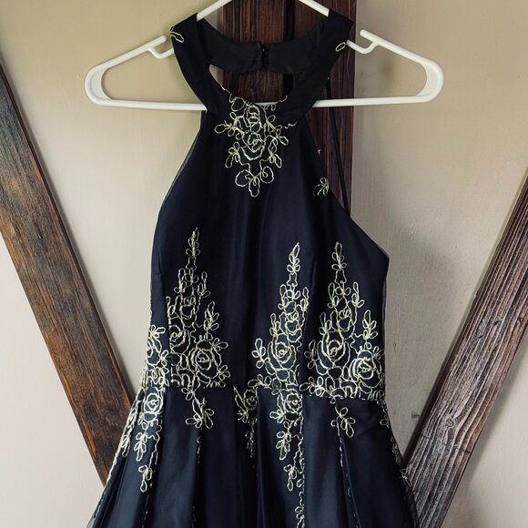 Windsor Dresses & Skirts - Windsor Black & Gold Prom Dress